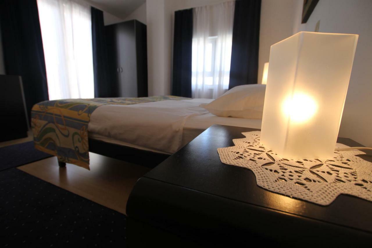 Apartments Macolic ราบ ภายนอก รูปภาพ