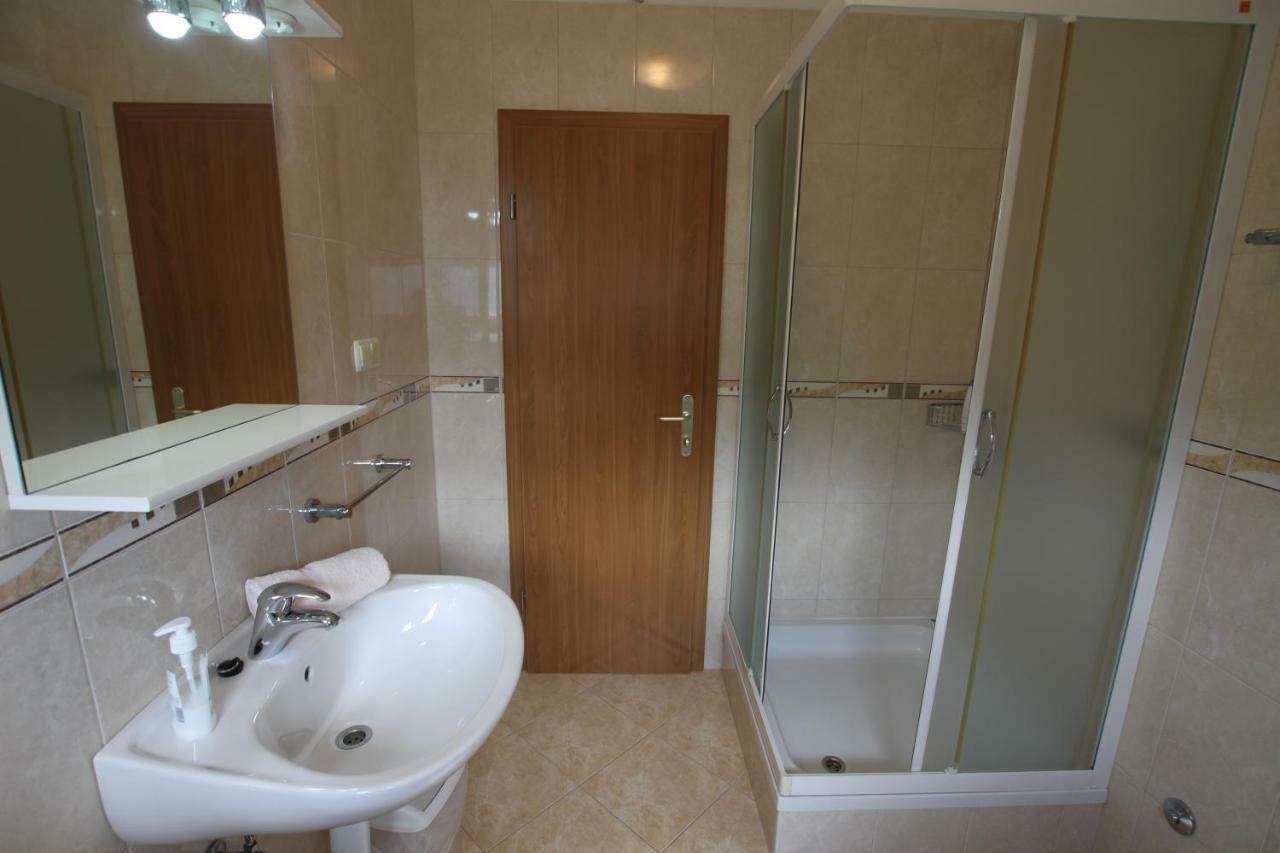 Apartments Macolic ราบ ภายนอก รูปภาพ